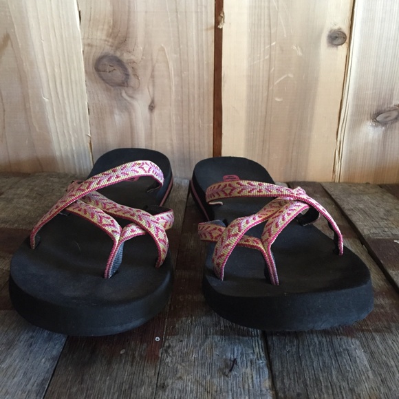 SOLD 🏝Teva Olowahu Women's Flip Flops Summer Sand - Picture 2 of 7